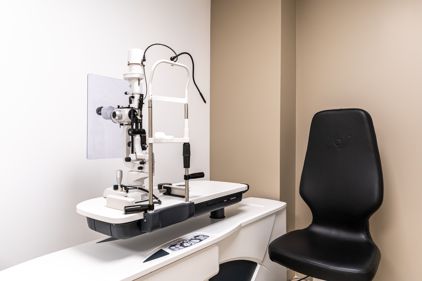 Salle d'examen de vue et réfraction